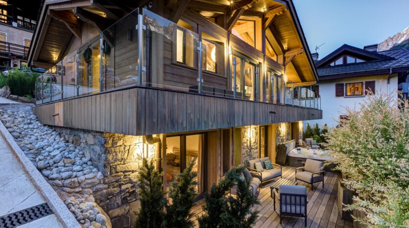 Chalet Peace & Love, chamonix accommodation, summer & winter season rental