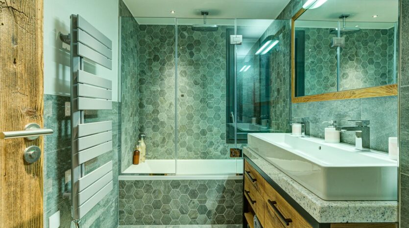 Chalet Peace & Love, chamonix accommodation, summer & winter season rental