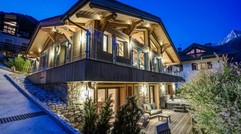 Chalet Peace & Love, chamonix accommodation, summer & winter season rental