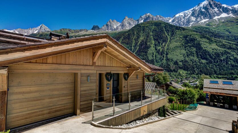 Chalet Peace & Love, chamonix accommodation, summer & winter season rental