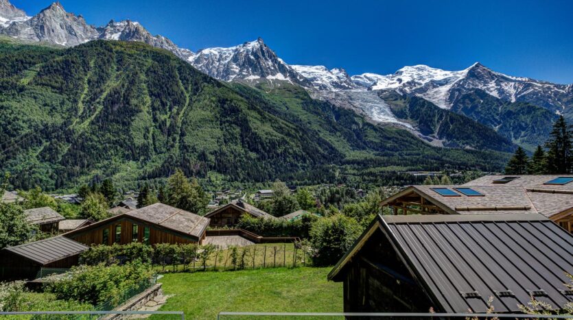Chalet Peace & Love, chamonix accommodation, summer & winter season rental