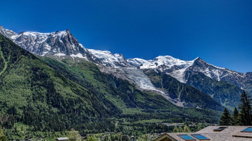 Chalet Peace & Love, chamonix accommodation, summer & winter season rental