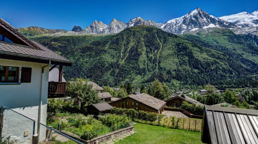 Chalet Peace & Love, chamonix accommodation, summer & winter season rental