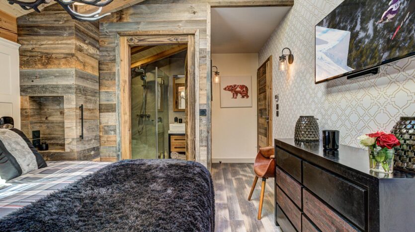 Chalet Peace & Love, chamonix accommodation, summer & winter season rental