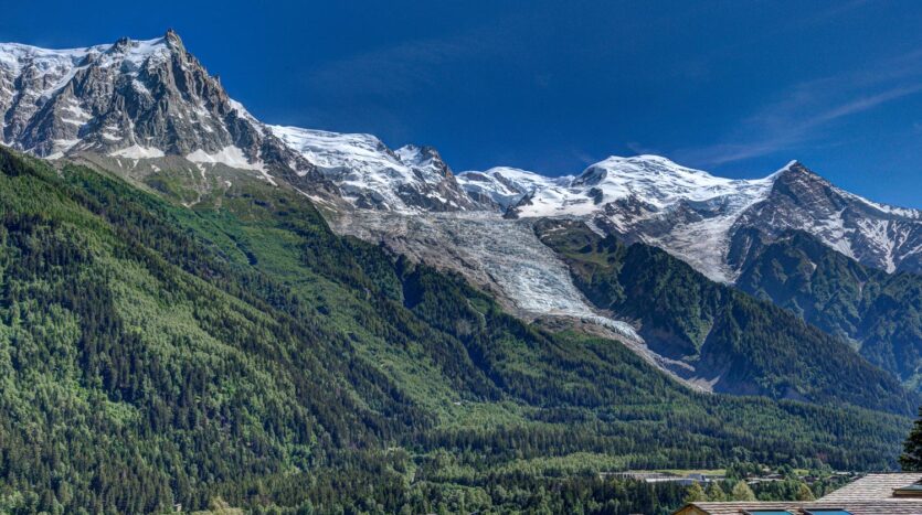 Chalet Peace & Love, chamonix accommodation, summer & winter season rental