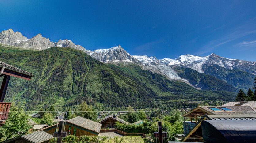 Chalet Peace & Love, chamonix accommodation, summer & winter season rental