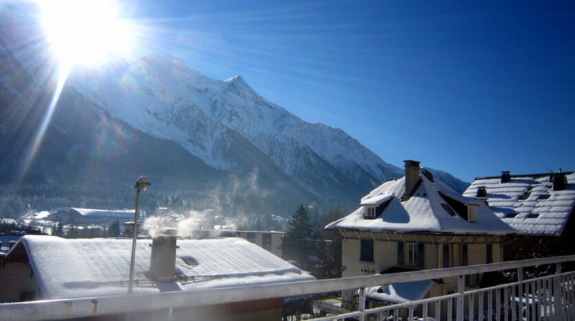 2 bedroom apartment in Chamonix town centre to rent for the winter season