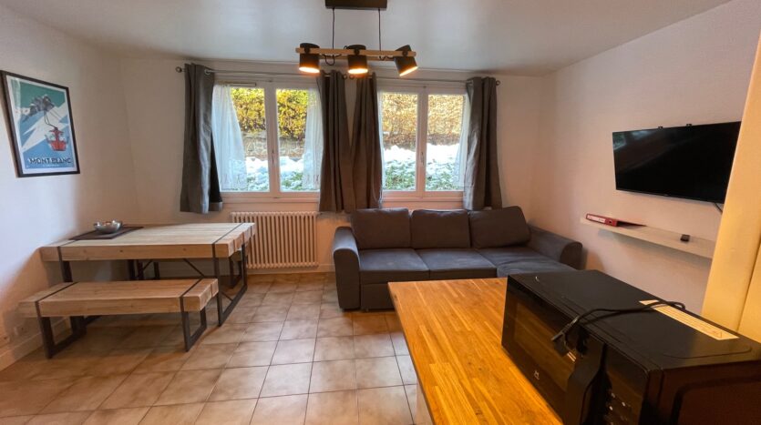 2 bedroom apartment in Chamonix town centre to rent for the winter season