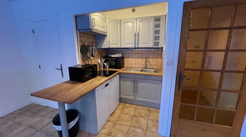 2 bedroom apartment in Chamonix town centre to rent for the winter season