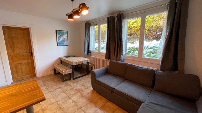 2 bedroom apartment in Chamonix town centre to rent for the winter season