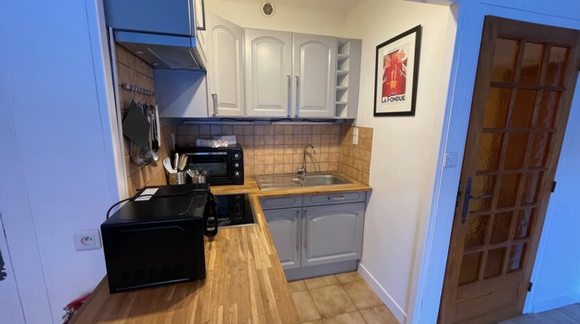 2 bedroom apartment in Chamonix town centre to rent for the winter season
