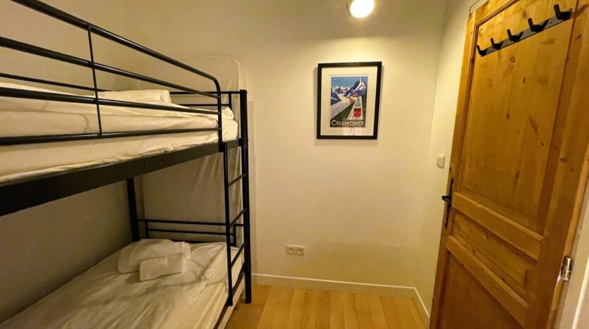 2 bedroom apartment in Chamonix town centre to rent for the winter season
