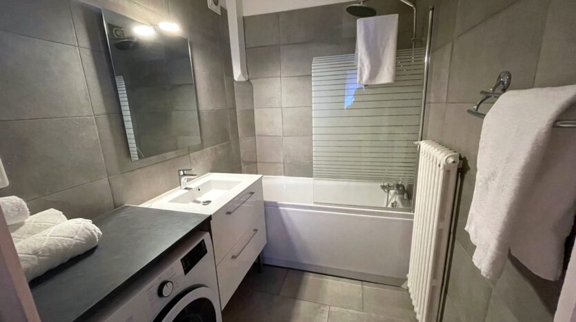 2 bedroom apartment in Chamonix town centre to rent for the winter season