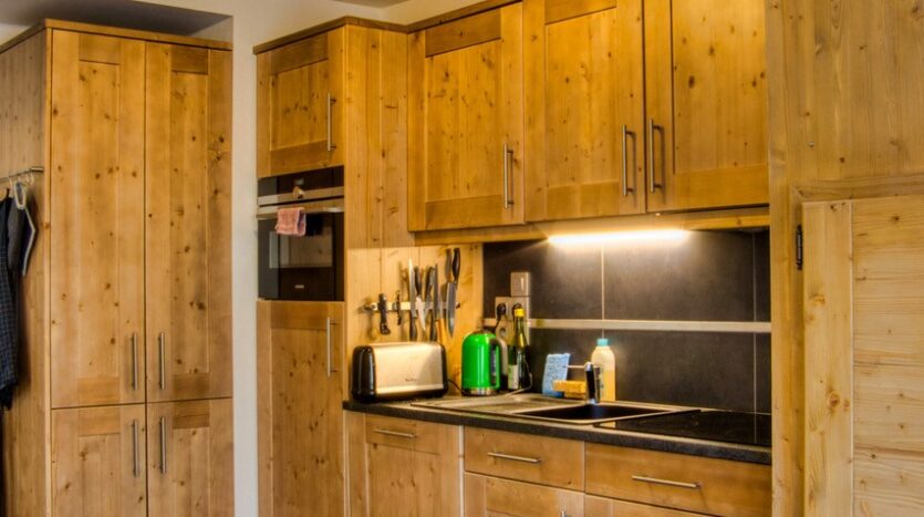 3 bedroom apartment to rent in Les Houches, Chamonix for the winter season