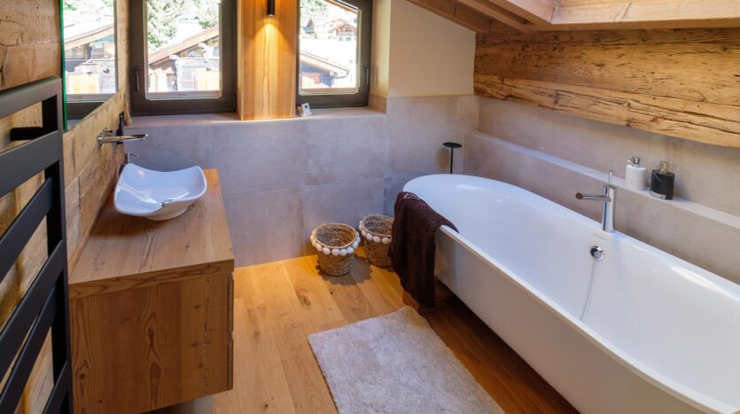 5 bedroom winter season chalet in Chamonix