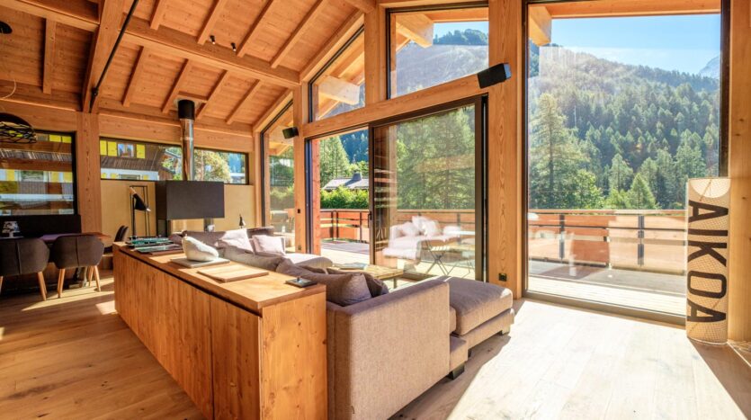 5 bedroom winter season chalet in Chamonix