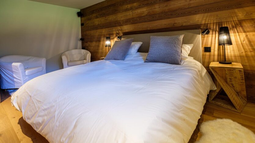 5 bedroom winter season chalet in Chamonix