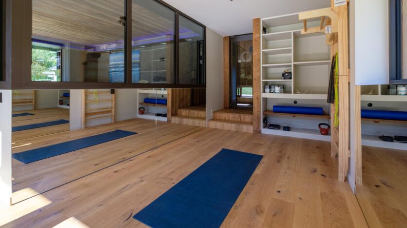 5 bedroom winter season chalet in Chamonix