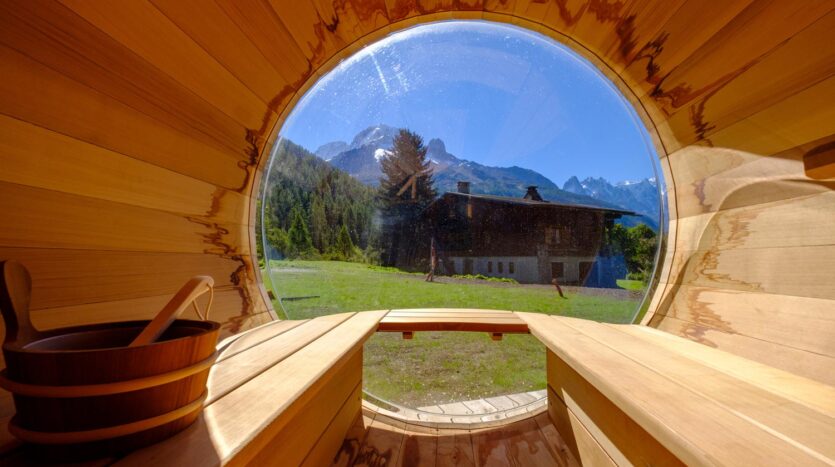 5 bedroom winter season chalet in Chamonix