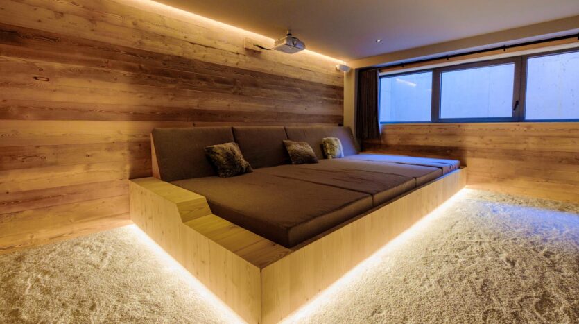5 bedroom winter season chalet in Chamonix