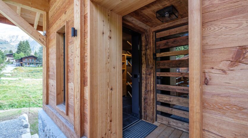 5 bedroom winter season chalet in Chamonix