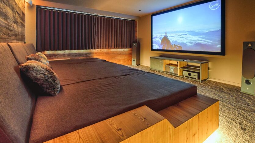 5 bedroom winter season chalet in Chamonix