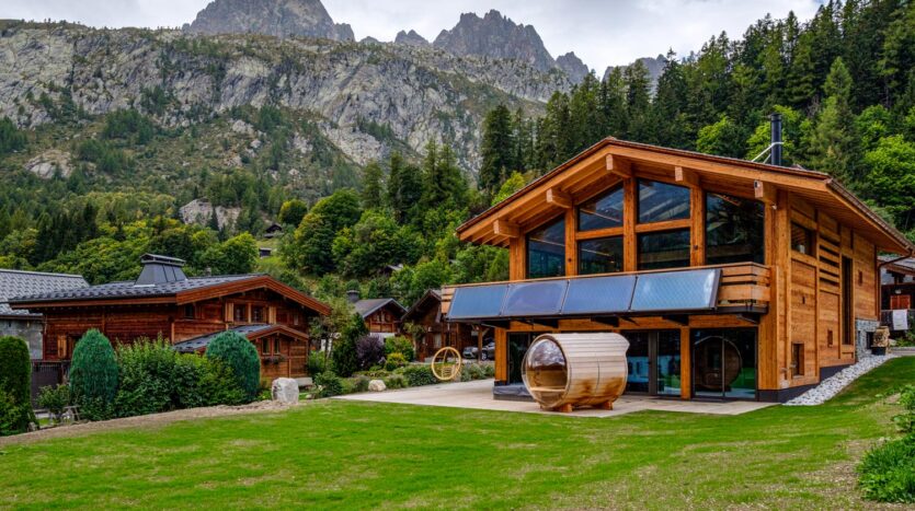 5 bedroom winter season chalet in Chamonix