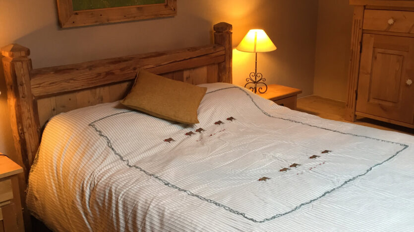 2 bedroom apartment in Chamonix town centre to rent for the winter season