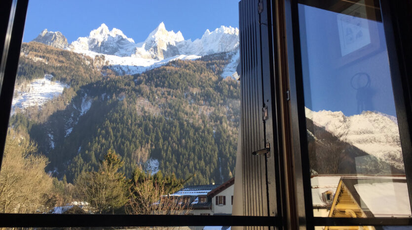 2 bedroom apartment in Chamonix town centre to rent for the winter season
