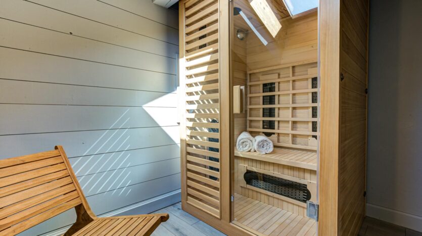 2 bedroom apartment in Chamonix town centre to rent for the summer season