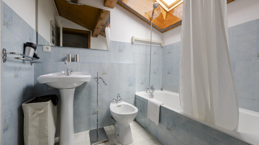 2 bedroom winter season apartment rental in Chamonix centre